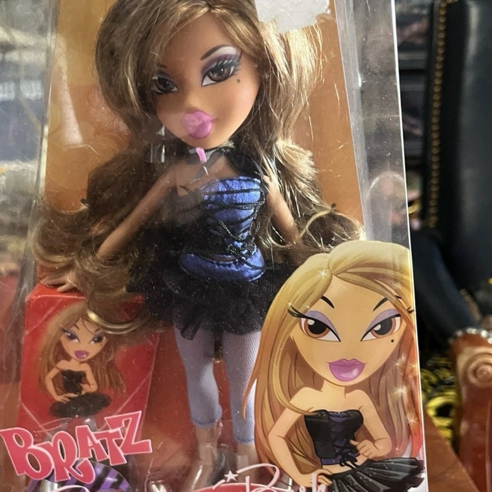 MIB Vintage Bratz Doll Yasmin Happy Birthday Doll with Purple and Black Outfit